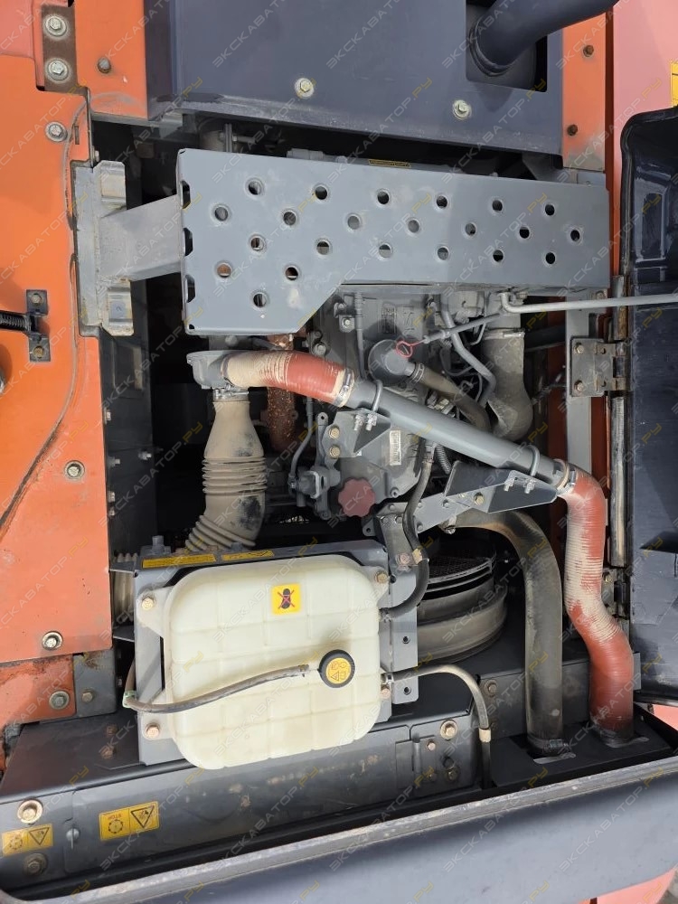 Hitachi ZX200-5 [4]