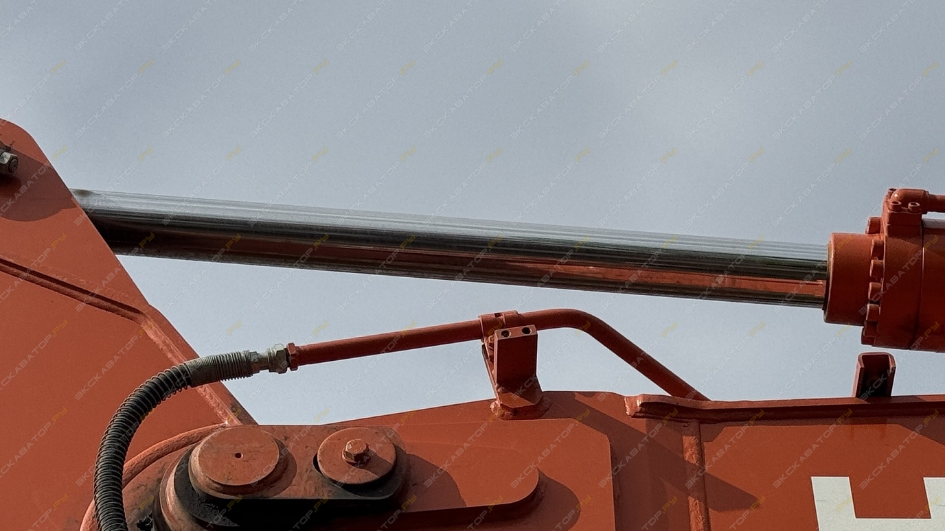 Hitachi ZX240LC [24]