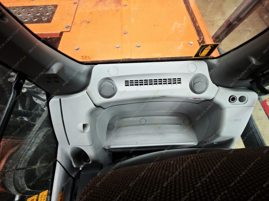 Hitachi ZX330-5A [11]