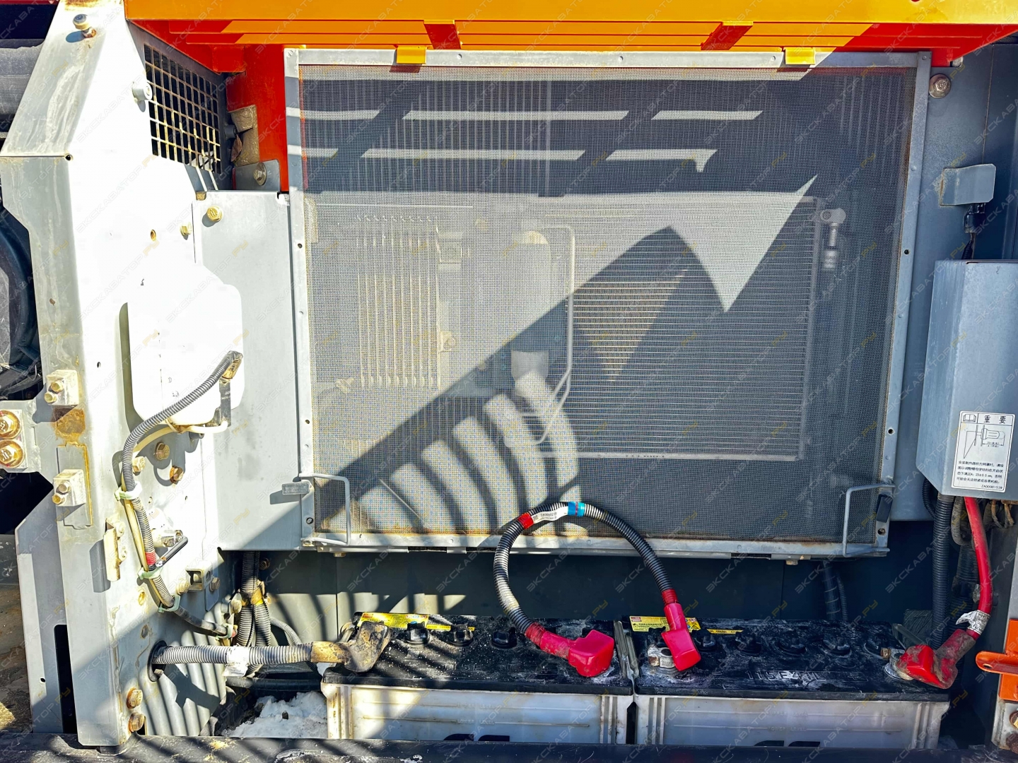 Hitachi ZX200-5 [22]
