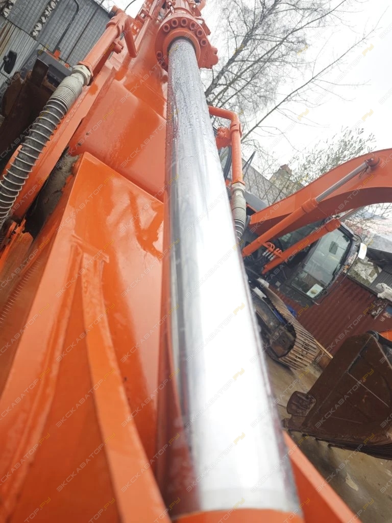 Hitachi ZX200-5 [23]