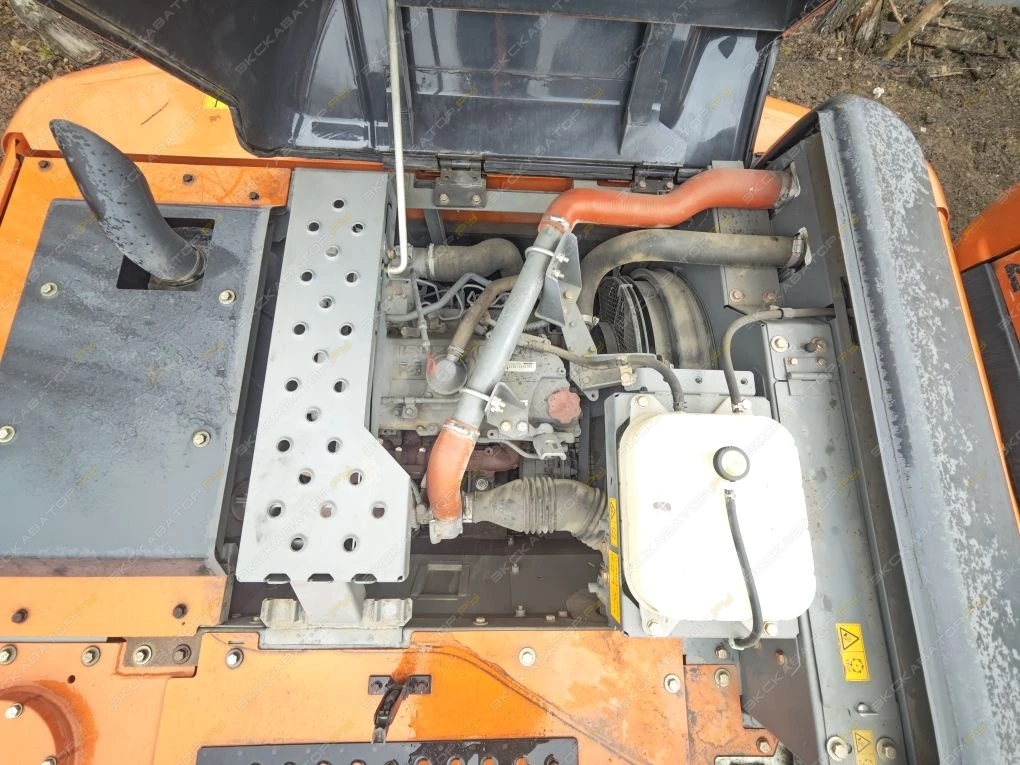 Hitachi ZX200-5 [9]