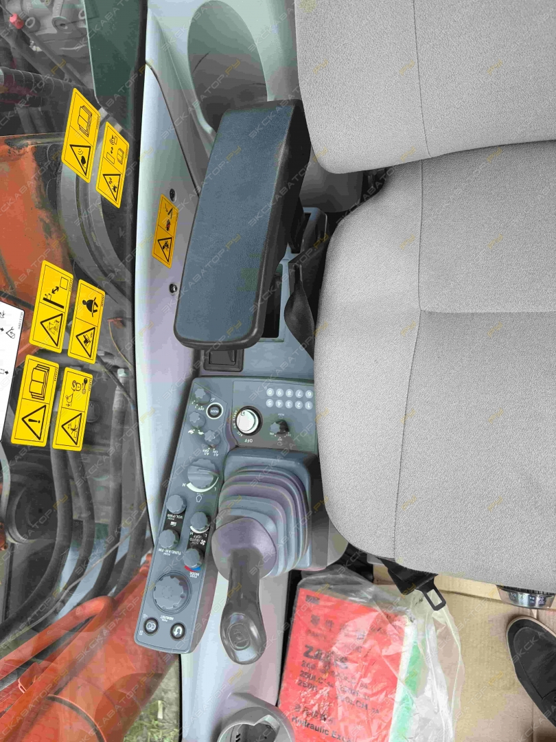 Hitachi ZX240LC [16]