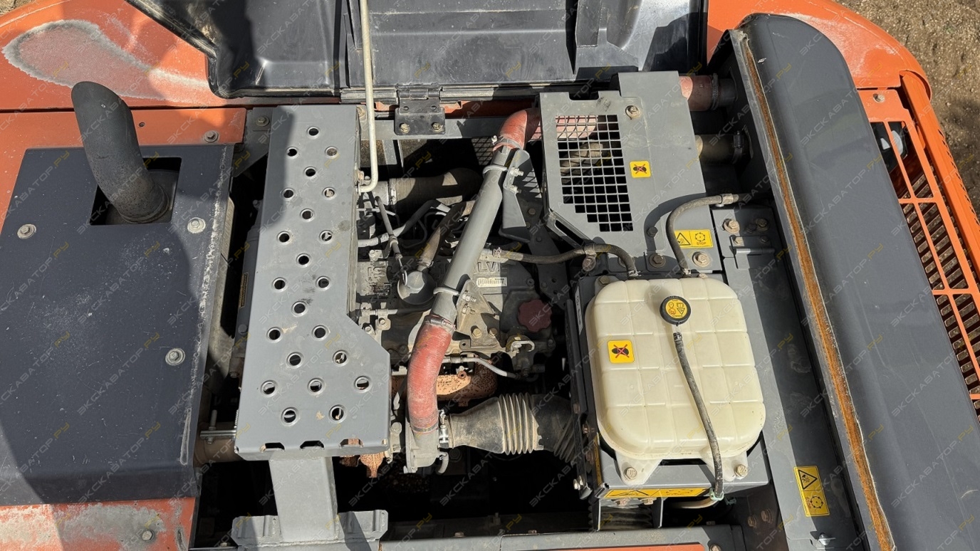 Hitachi ZX240LC [14]