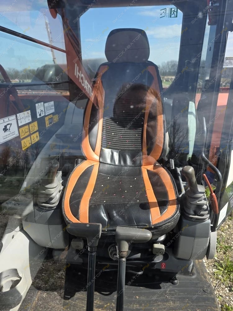 Hitachi ZX200-5 [9]
