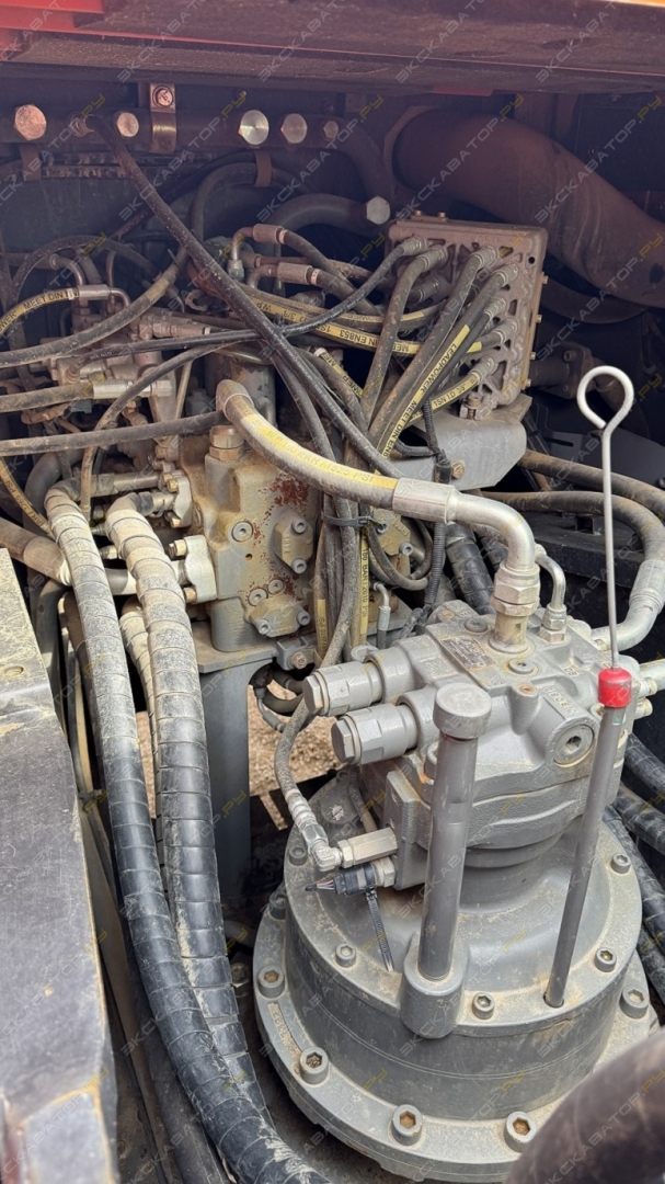 Hitachi ZX240LC [20]