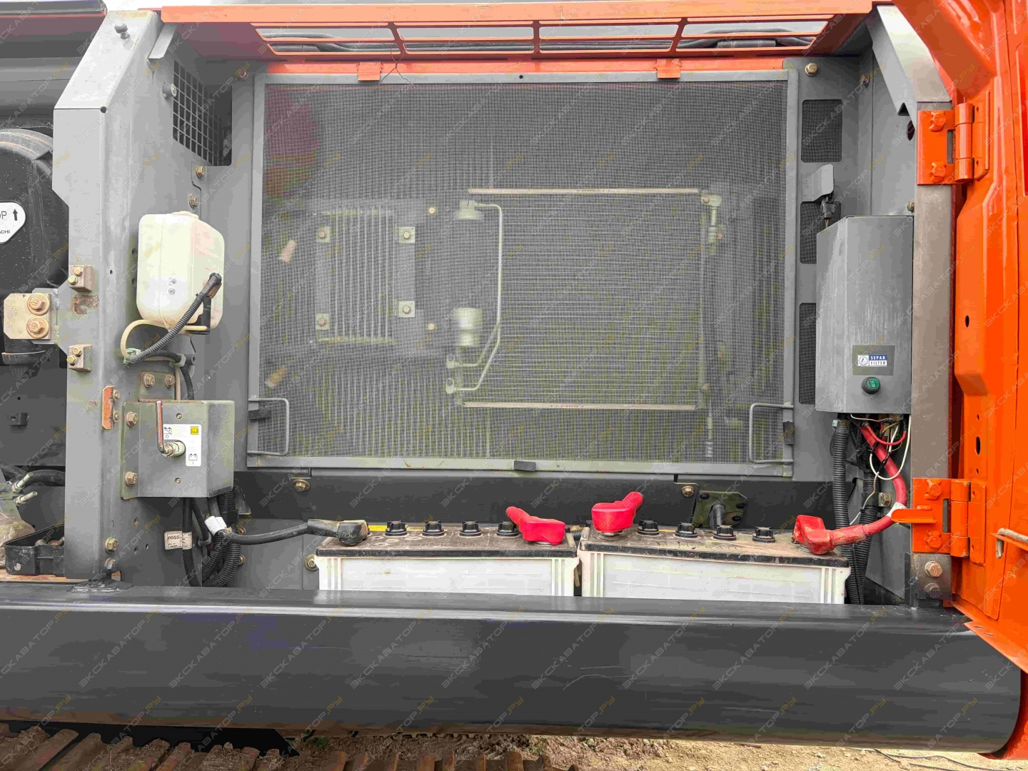 Hitachi ZX240LC [22]