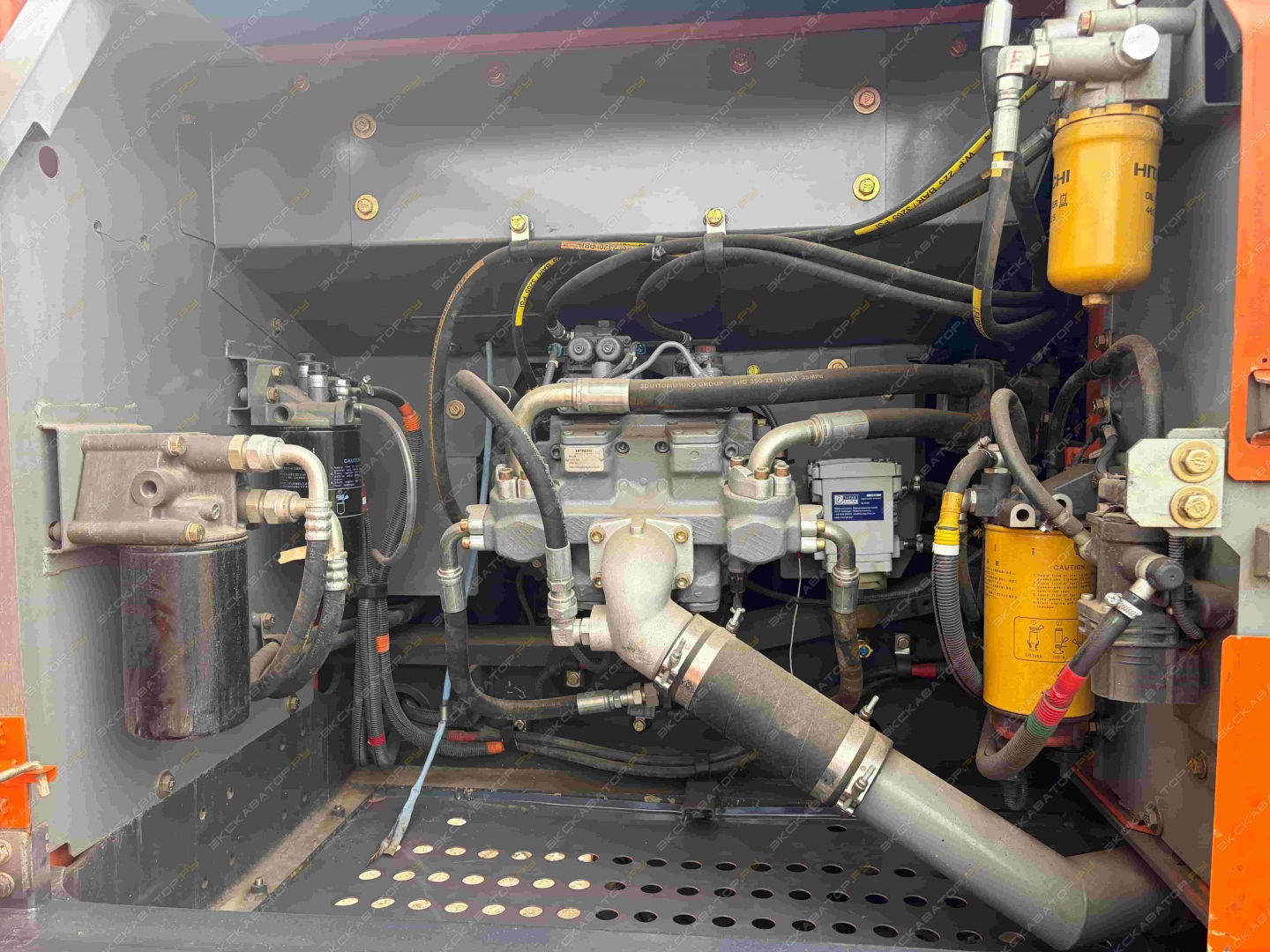 Hitachi ZX240LC [13]