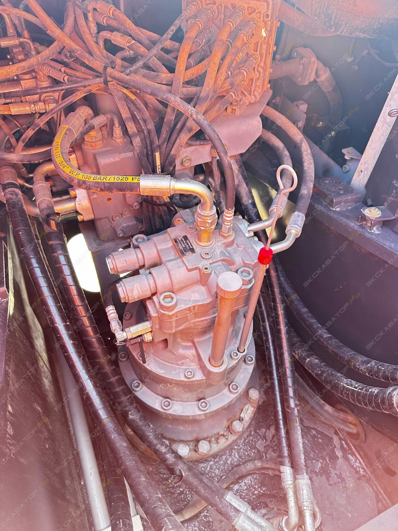 Hitachi ZX200-5 [25]