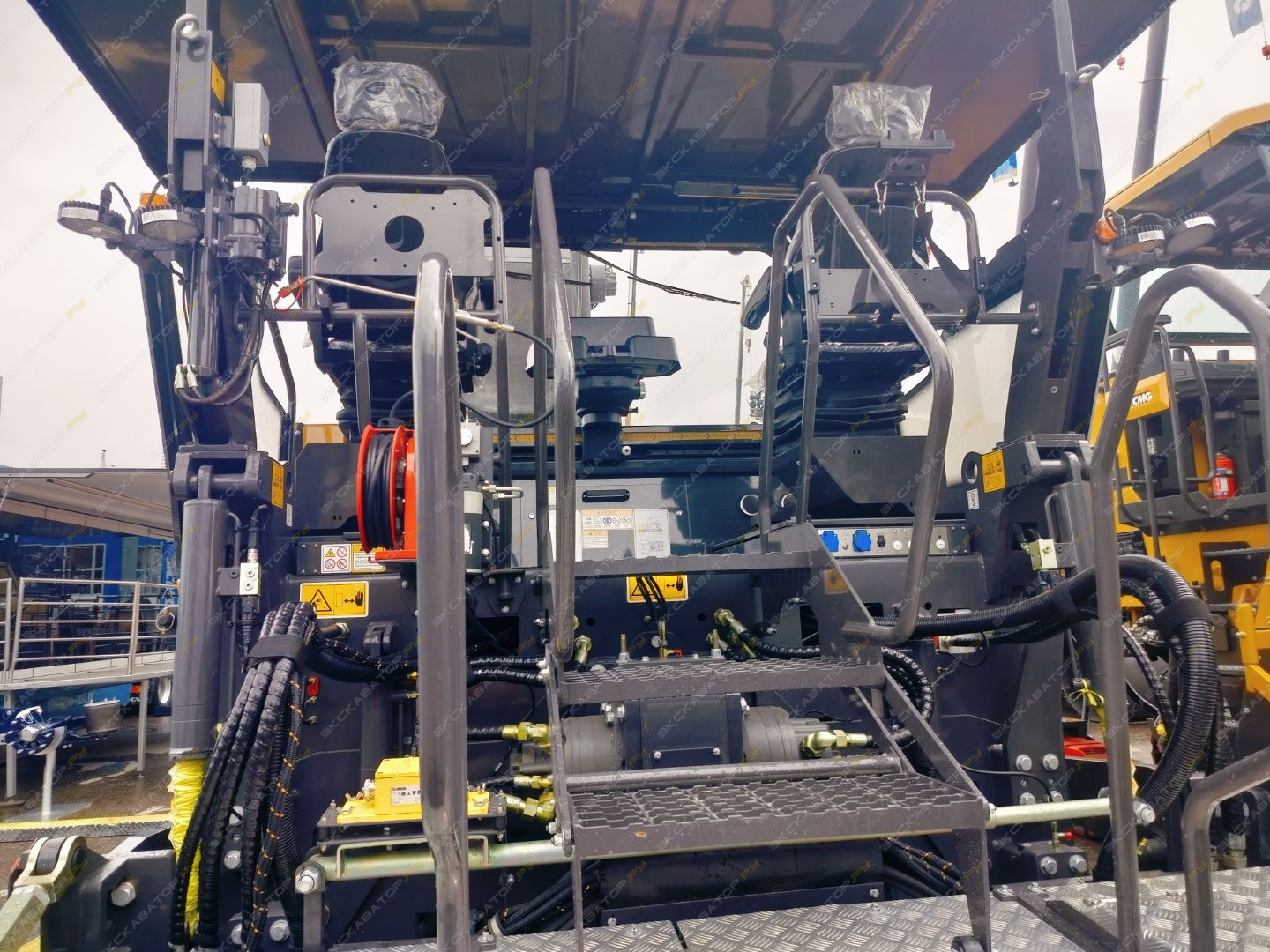 XCMG RP805S [6]