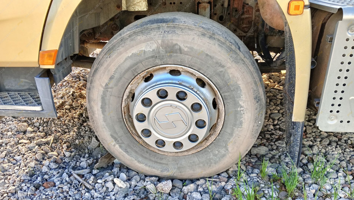 Shacman SX42584W324C [9]