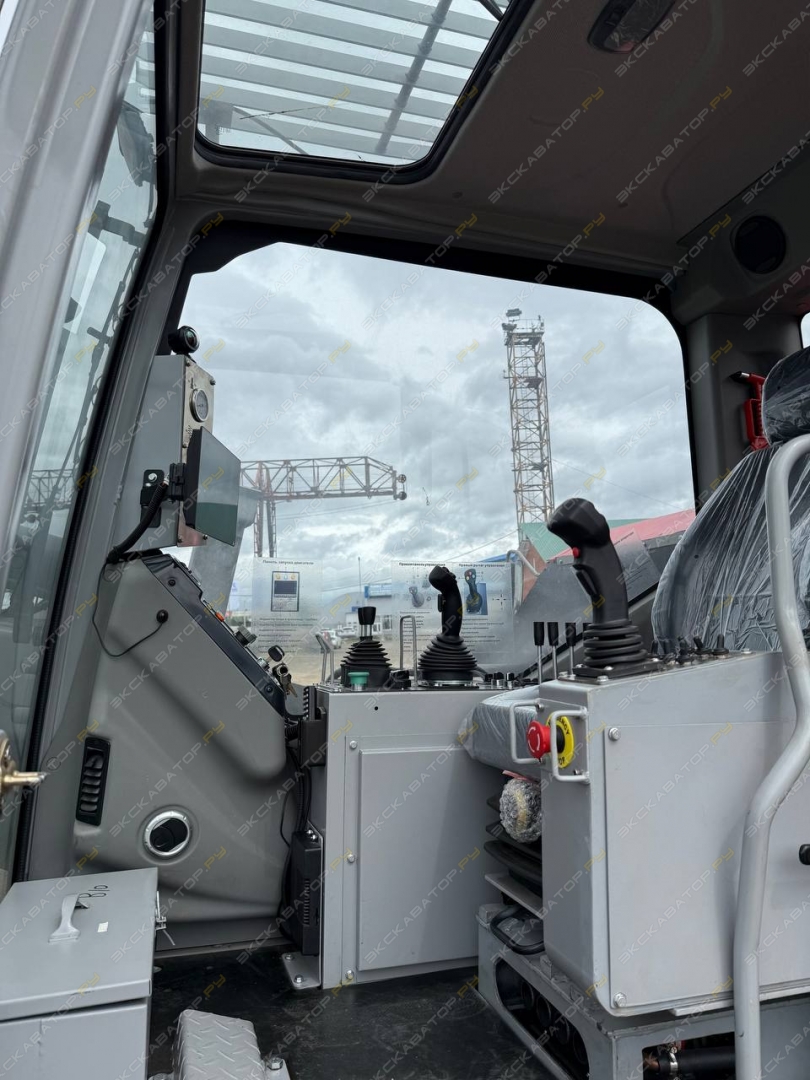 Atlas Copco ROC L6-44 [10]