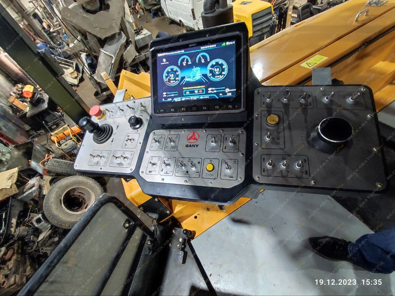 Sany SSP90C-8 [5]