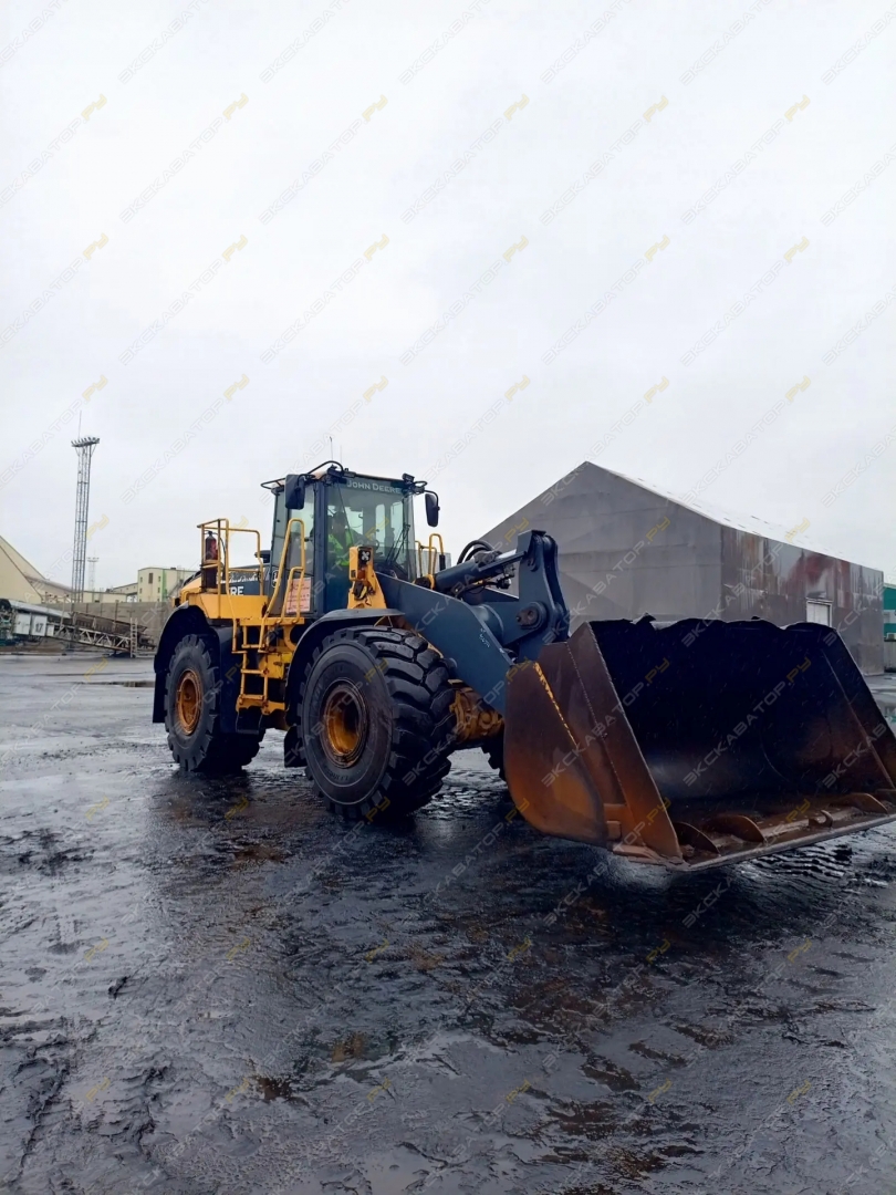 John Deere 744K High-Lift Waste Handler [0]