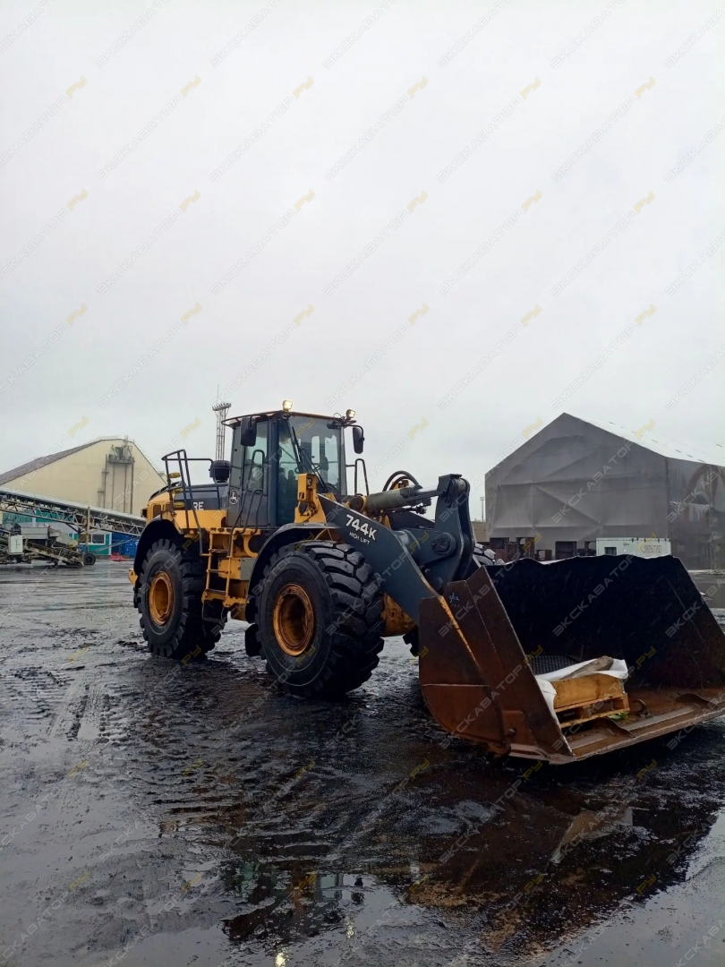 John Deere 744K High-Lift [2]