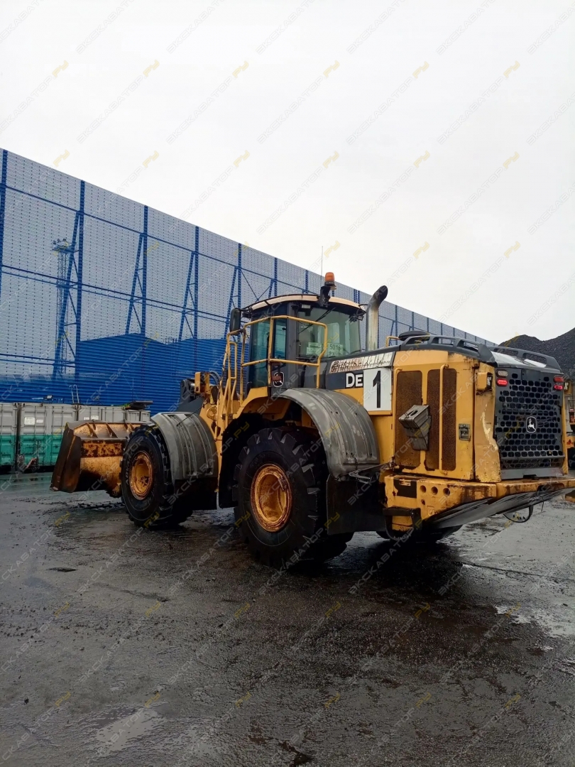 John Deere 744K High-Lift Waste Handler [6]