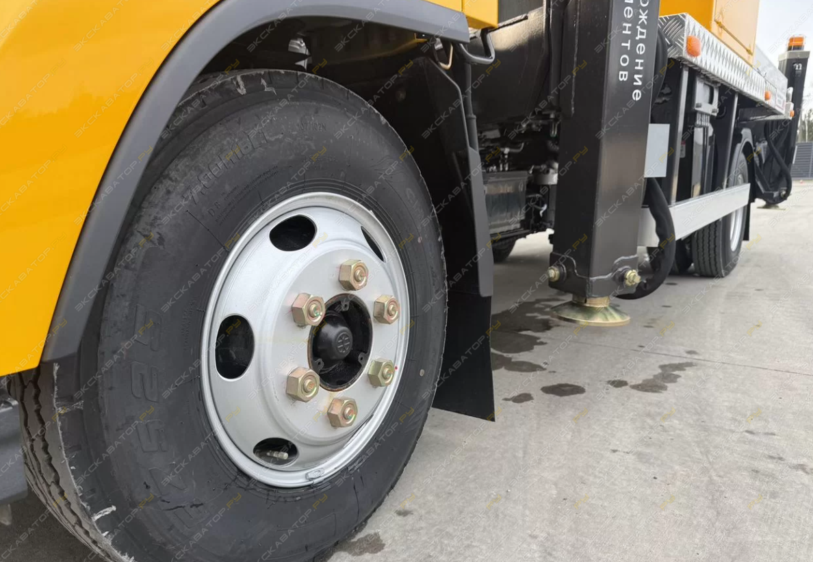 Isuzu Elf (автогидроподъемник) [13]