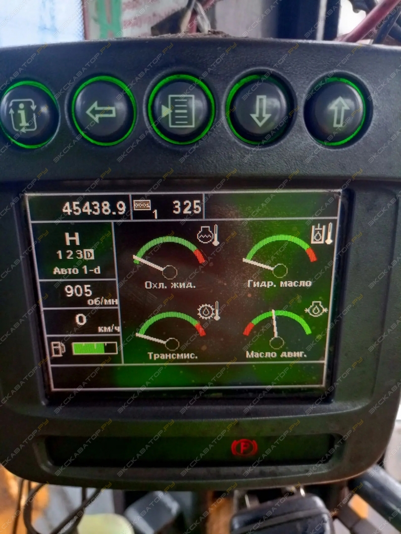 John Deere 744K High-Lift Waste Handler [2]