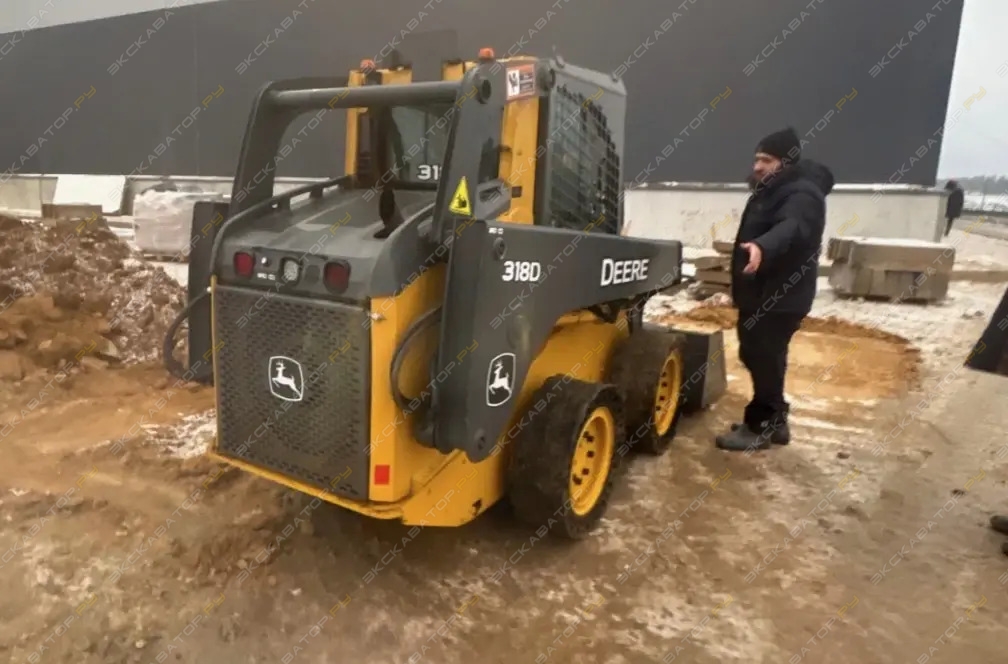 John Deere 318D [2]