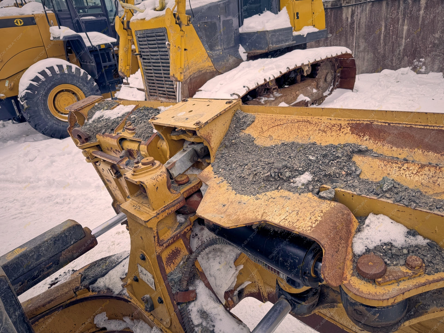 Caterpillar D5 [22]
