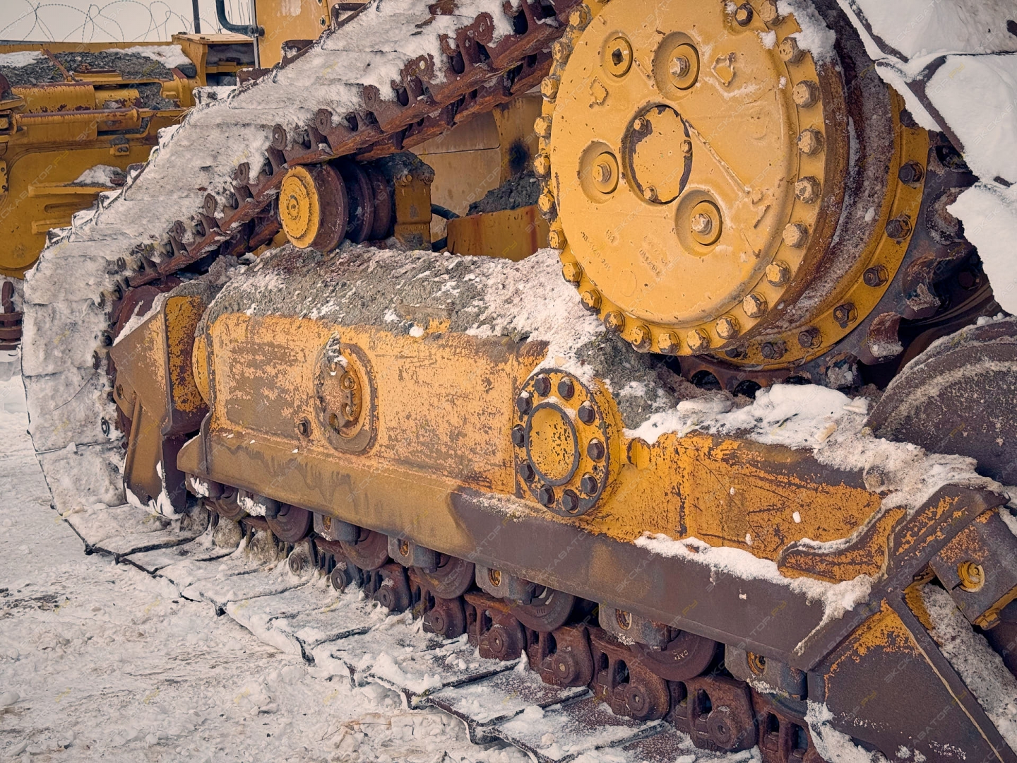 Caterpillar D5 [13]