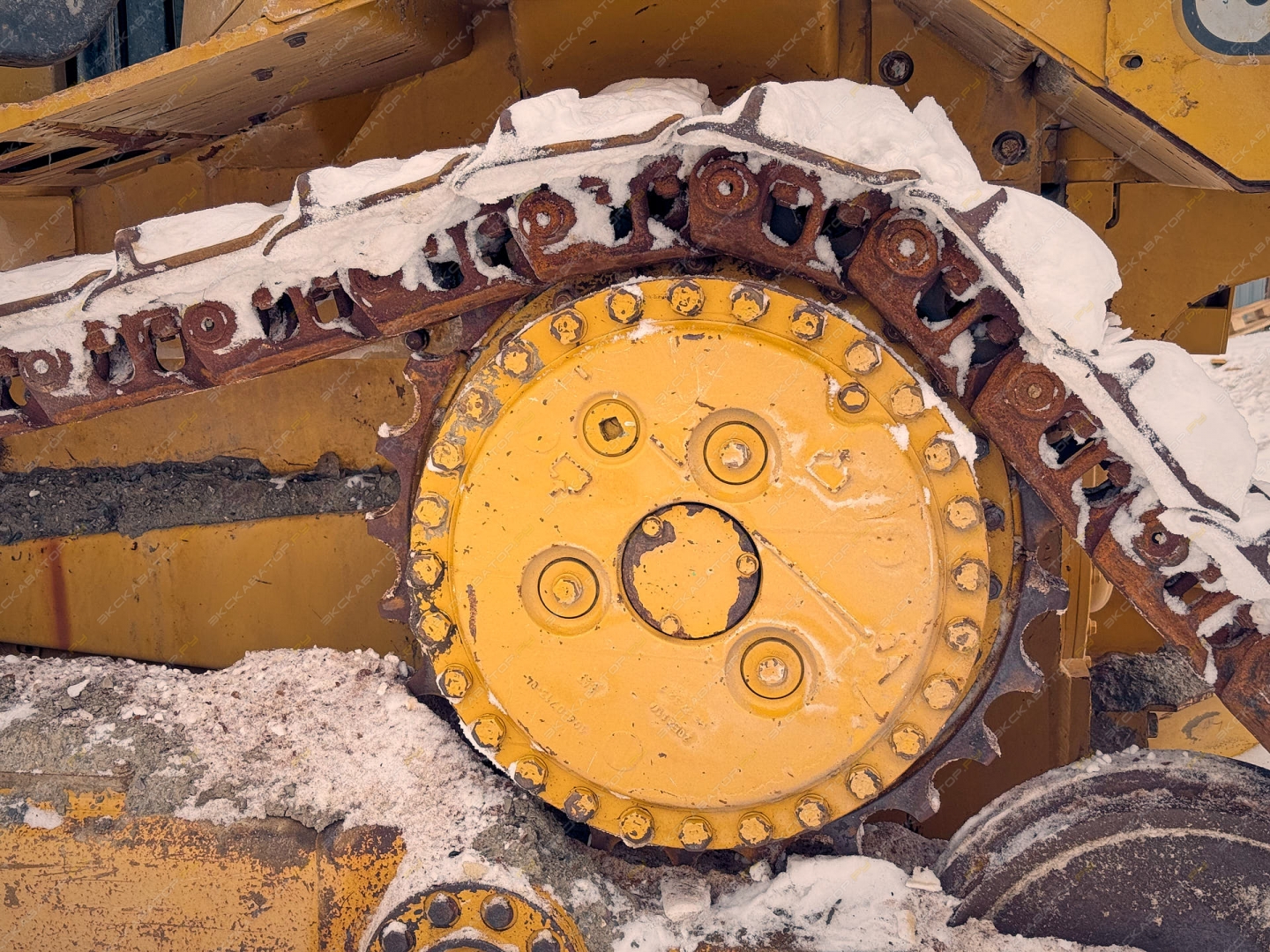 Caterpillar D5 [12]