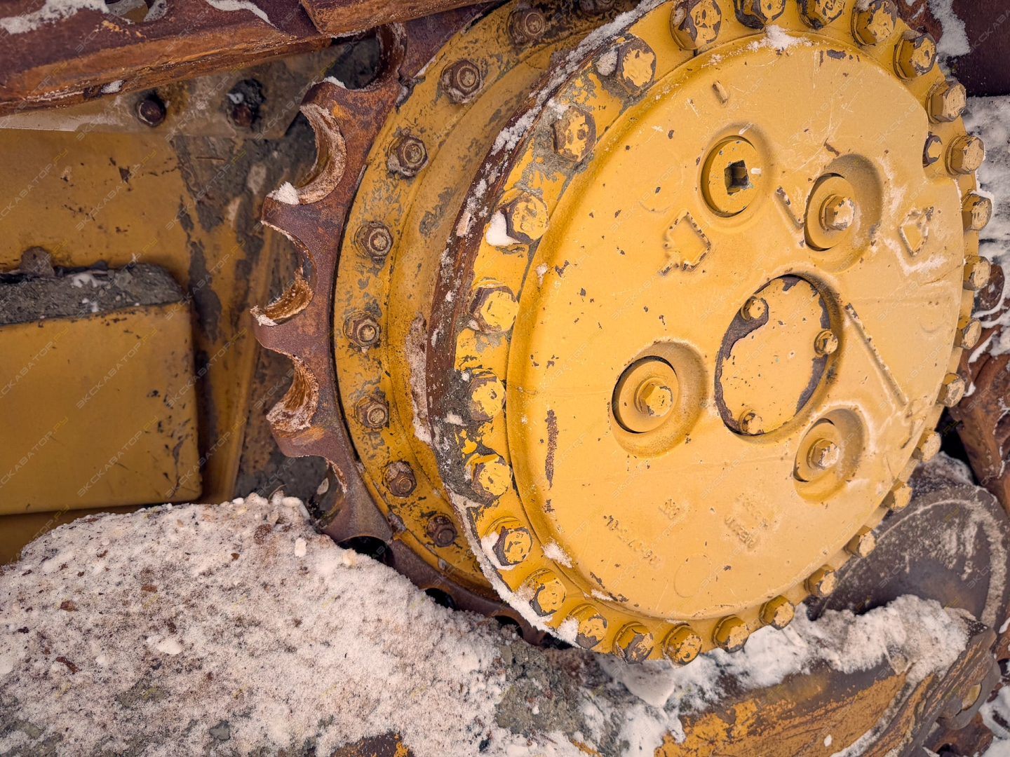 Caterpillar D5 [17]