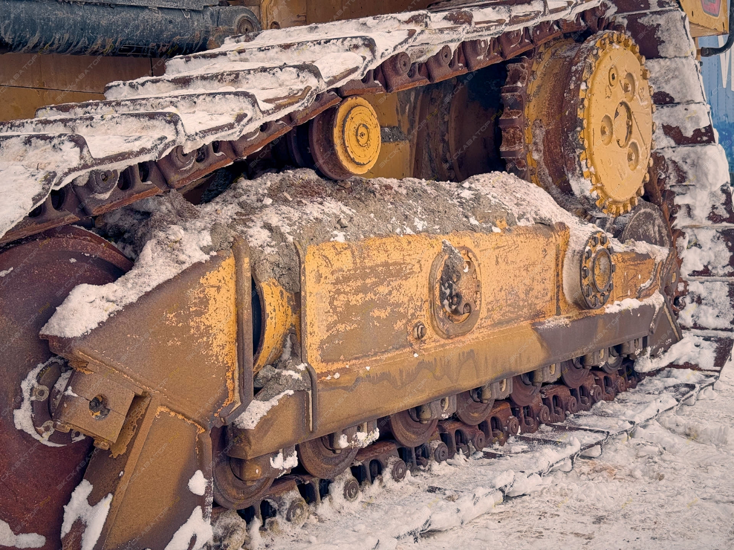 Caterpillar D5 [14]