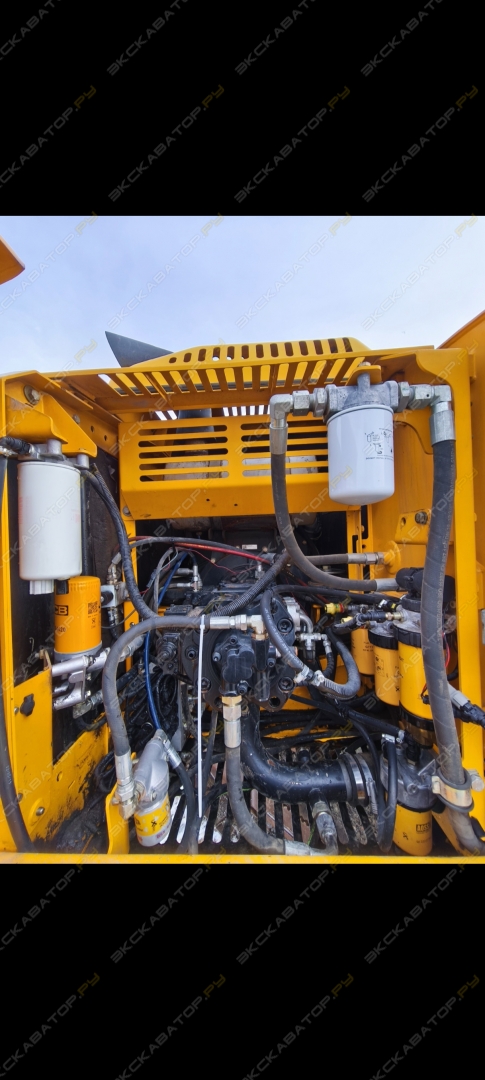 JCB JS 220LC [6]