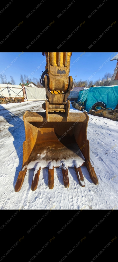 JCB JS 220LC [14]