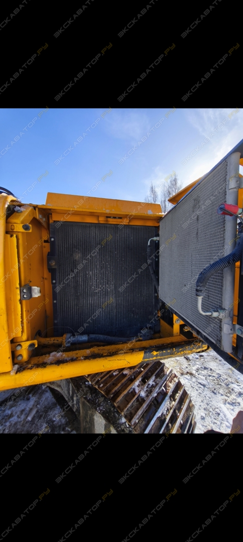 JCB JS 220LC [11]