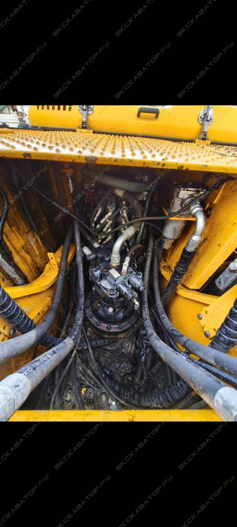 JCB JS 220LC [9]