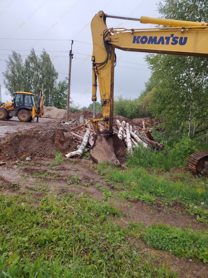 Komatsu PC220 [3]