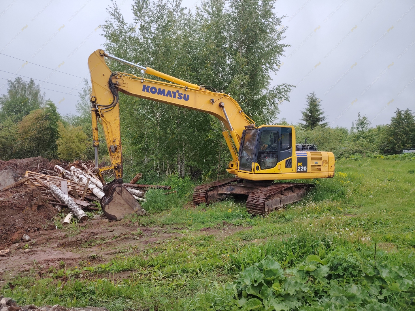 Komatsu PC220 [1]