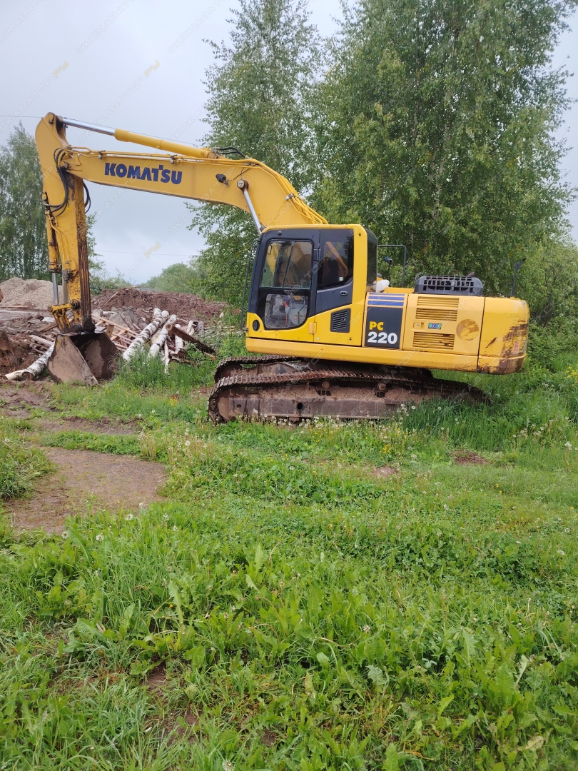 Komatsu PC220 [2]