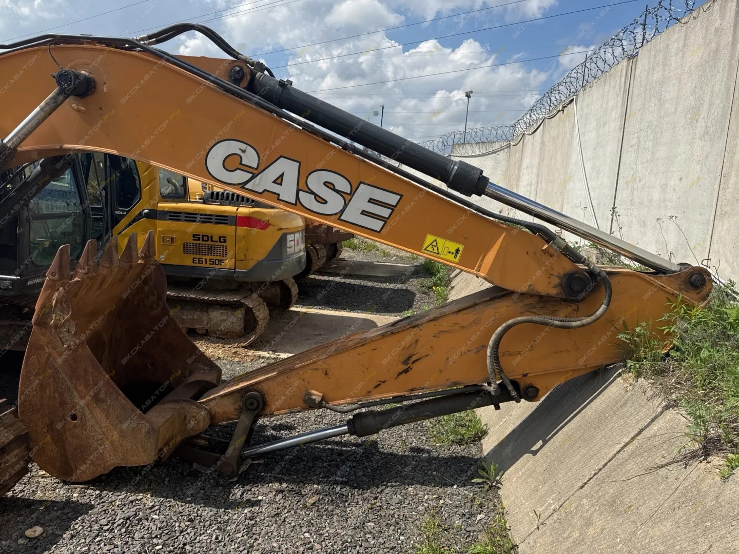 Case CX220C [2]
