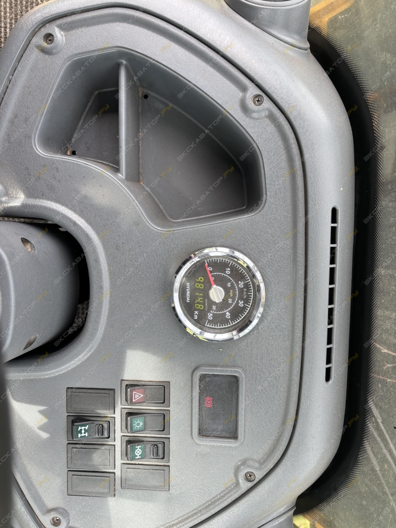 Hyundai H940S [8]