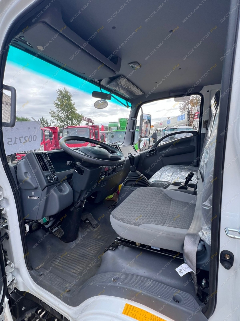 Isuzu Elf [9]
