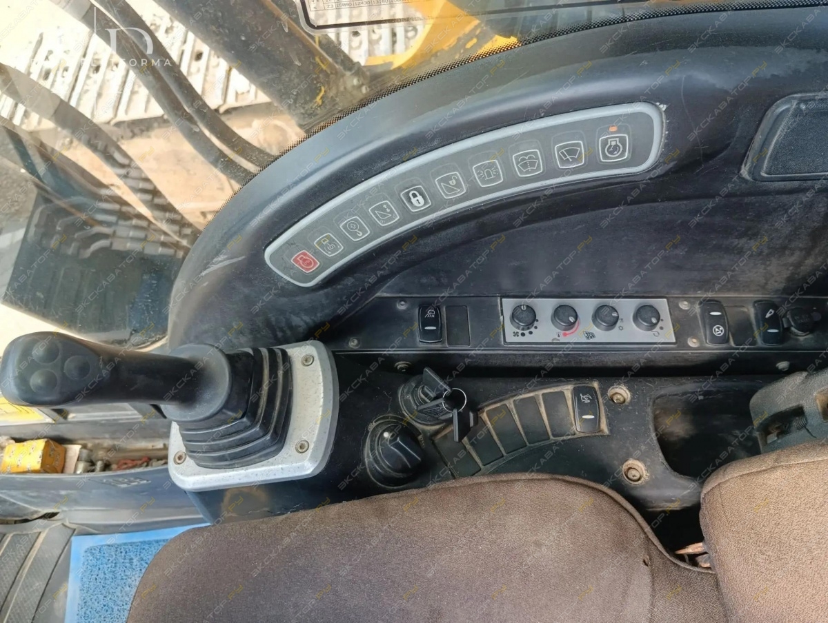 JCB JS 330LC [10]