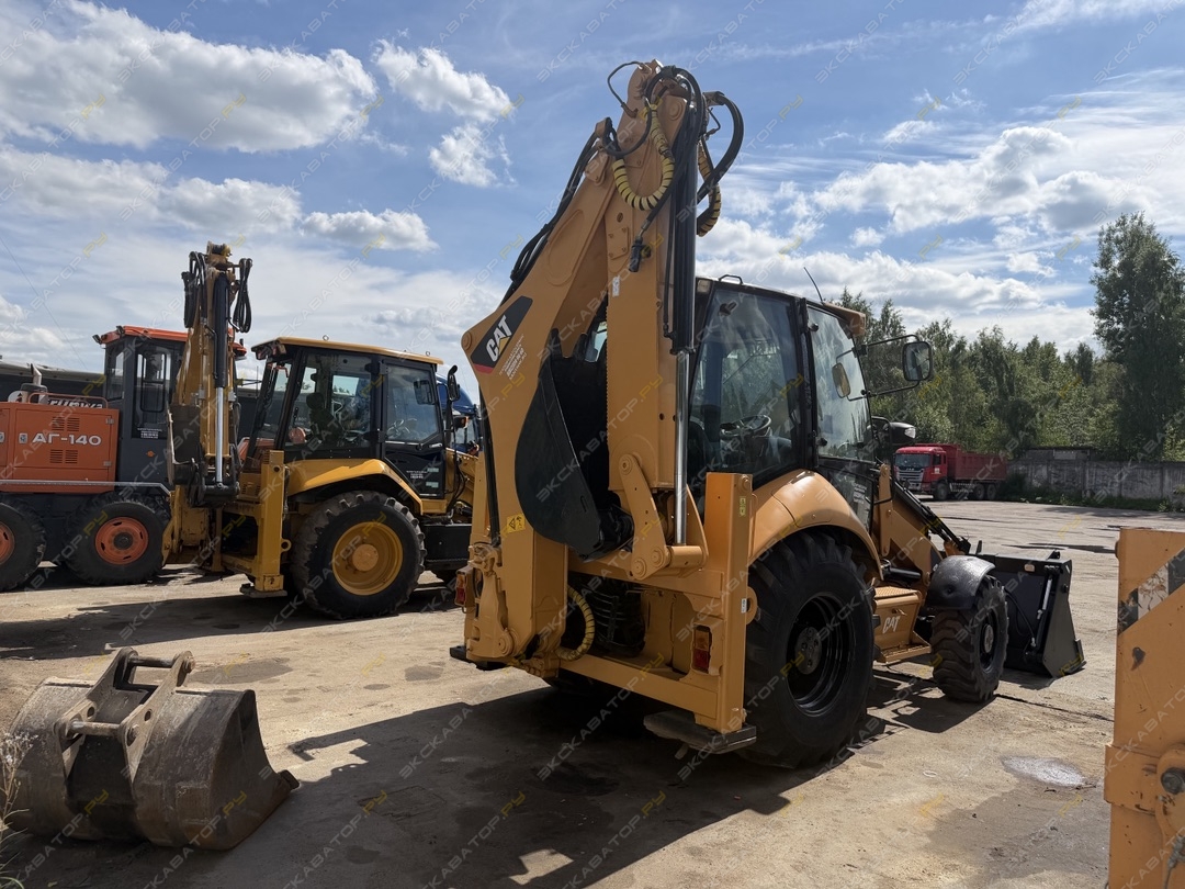 Caterpillar 428E [36]