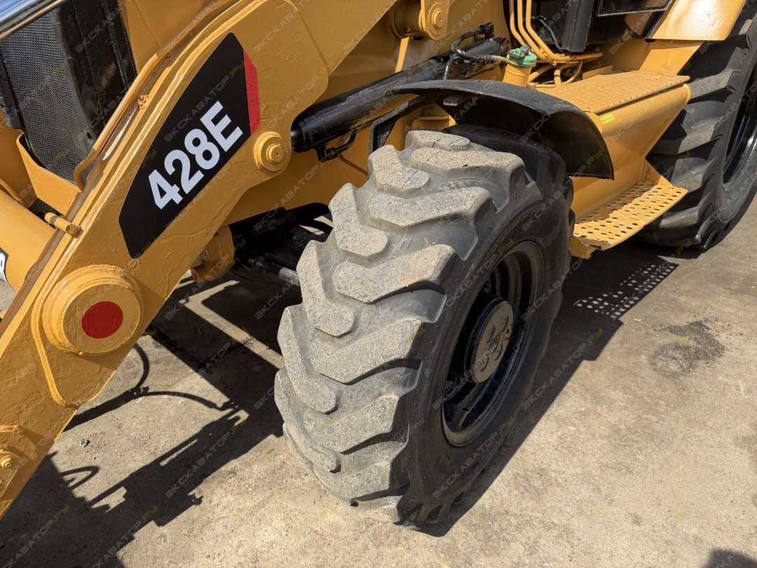 Caterpillar 428E [32]