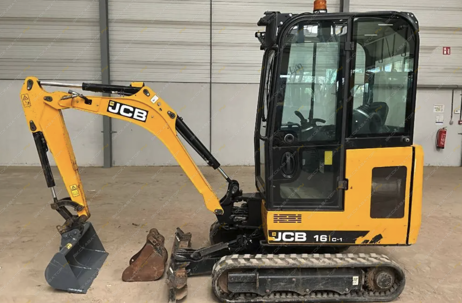 JCB 16 C-1 [0]