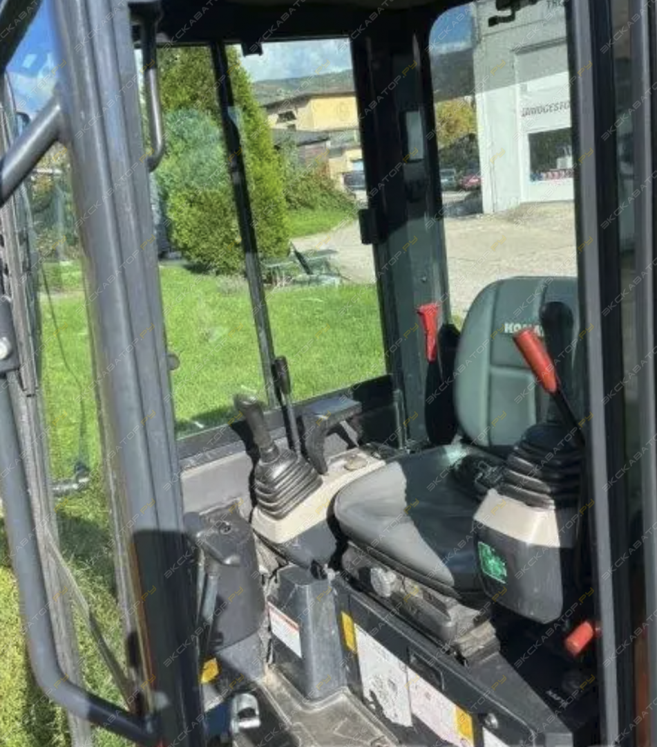 Komatsu PC16R-3 [4]