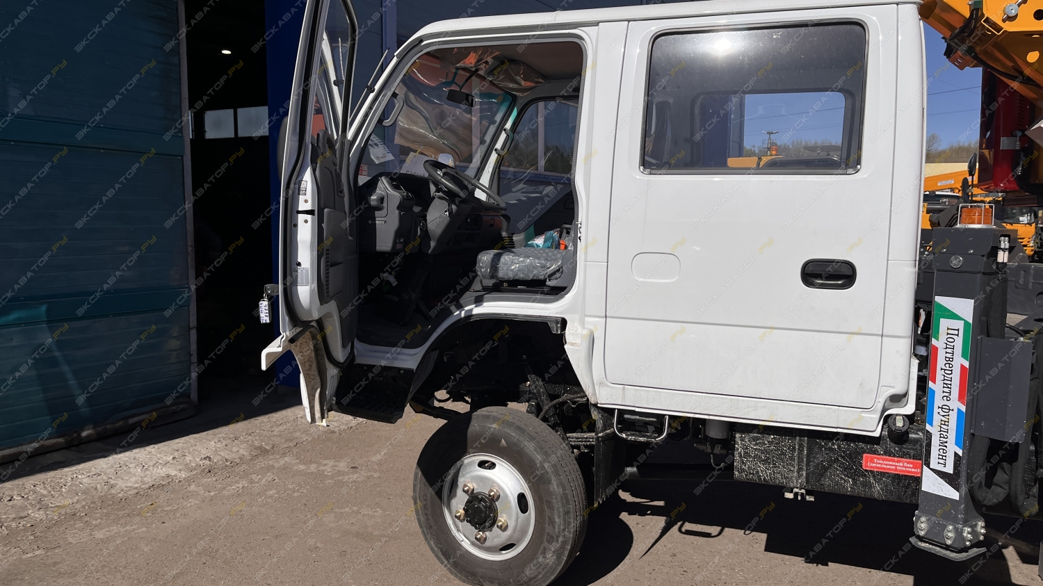 ELF 4x4 двойная кабина высота 20 м [19]