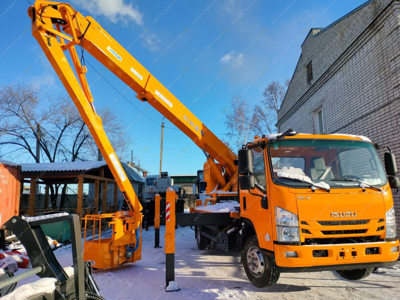 на шасси ISUZU 4Х2 [18]