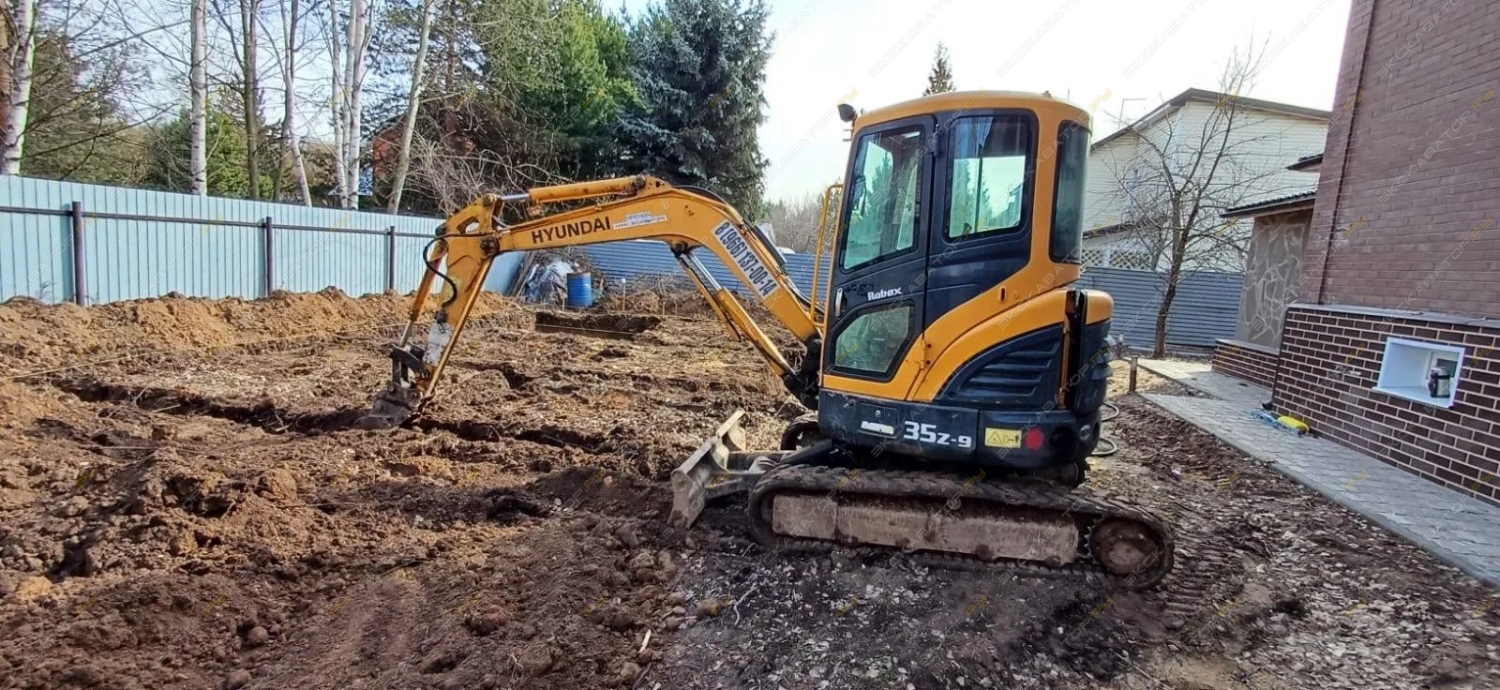 Hyundai R35Z-9 [7]
