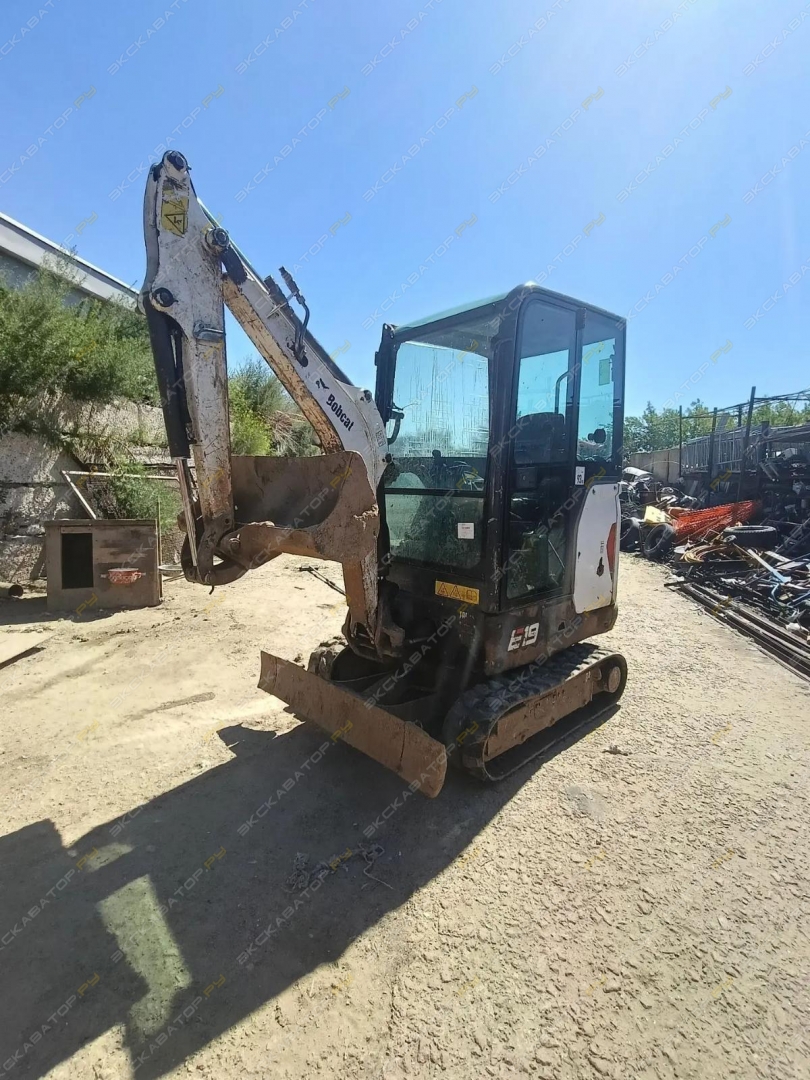 Bobcat E19 [3]