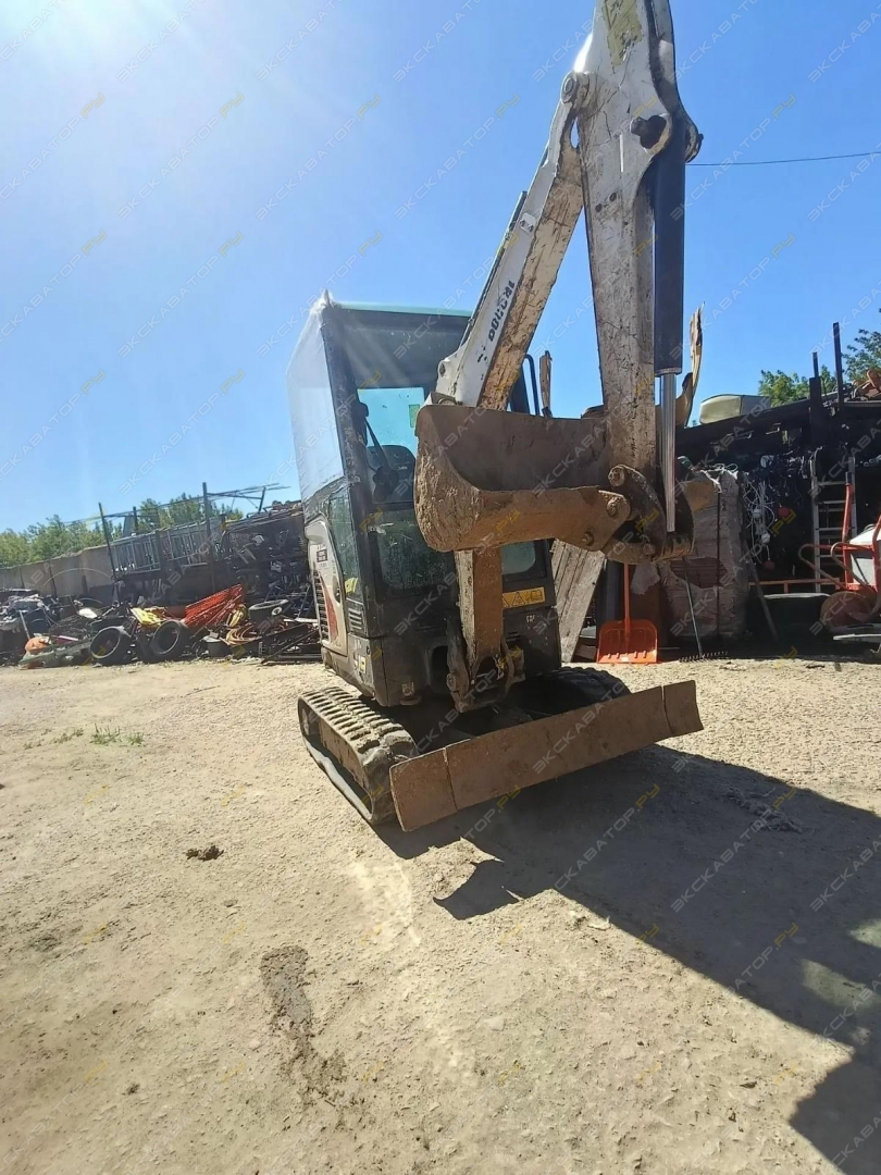 Bobcat E19 [2]