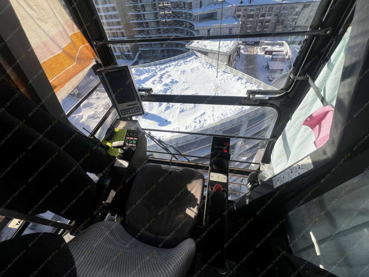 Liebherr High Top 132 EC-H 8 Litronic [4]