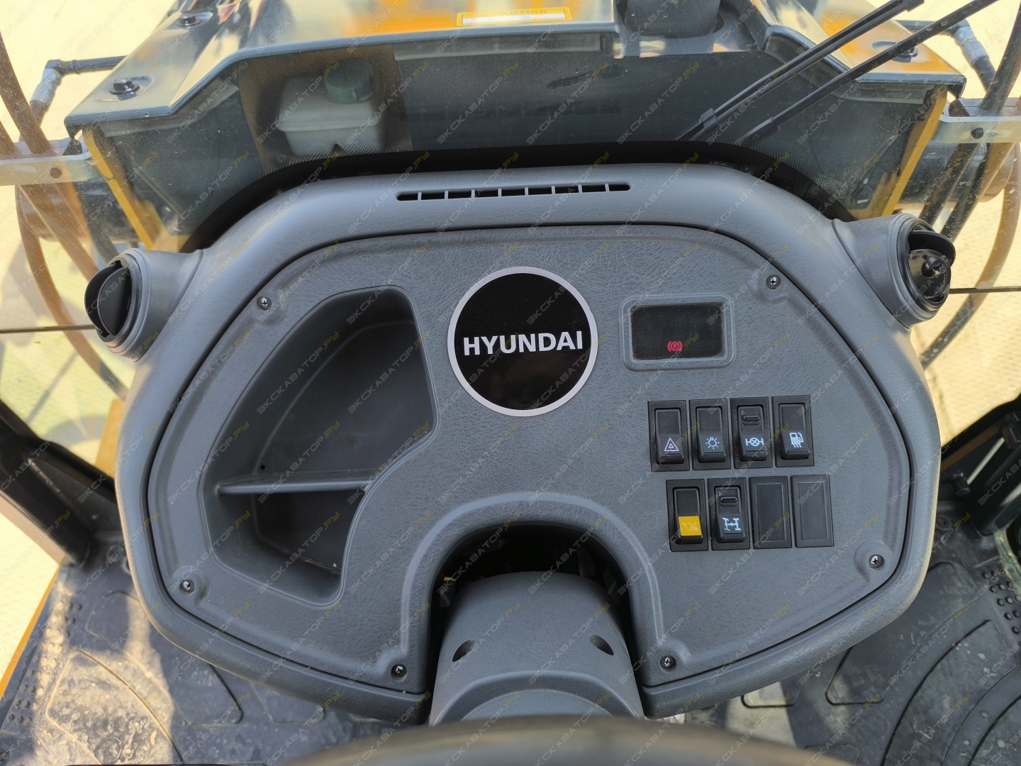 Hyundai H940S [21]